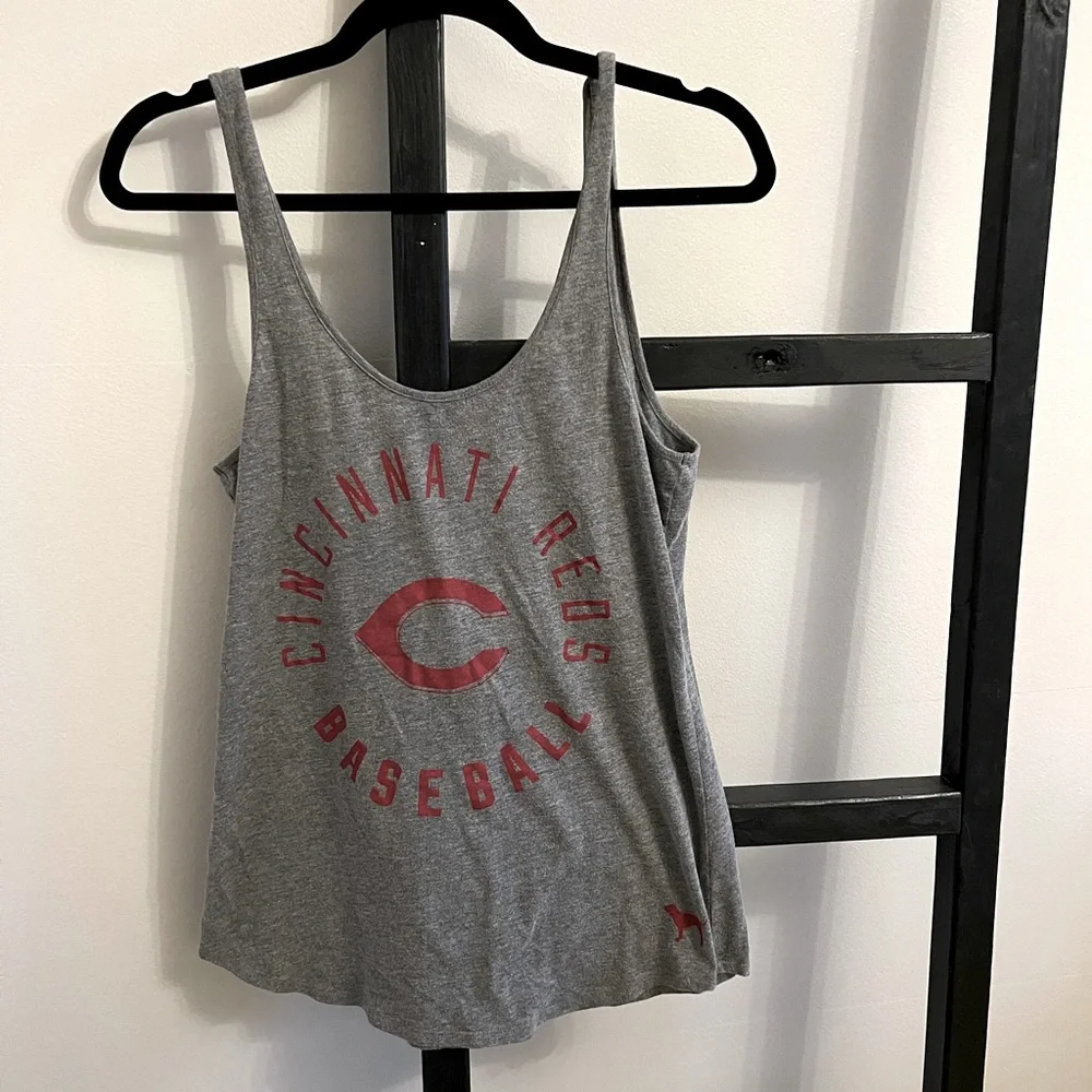 VS Pink Cincinnati Reds Tank - Picture 2 of 5